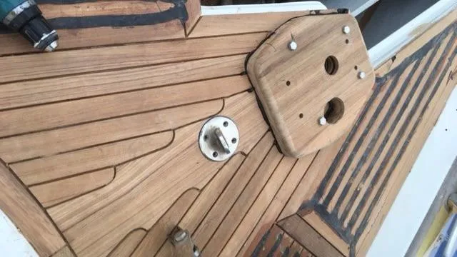 1730 Yacht Photos Pics Teak deck detail of 1999 Beneteau Oceanis Clipper 44 CC sailboat.