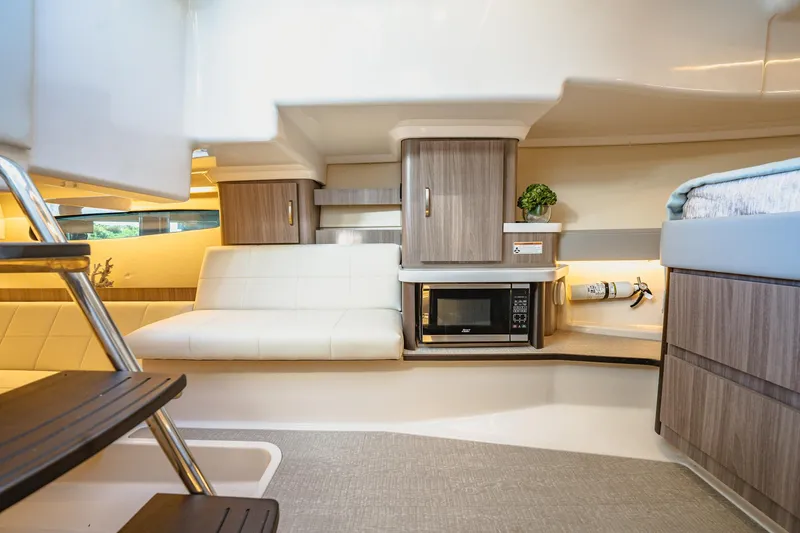 Jorja B Yacht Photos Pics 