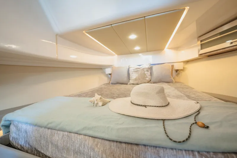 Jorja B Yacht Photos Pics 