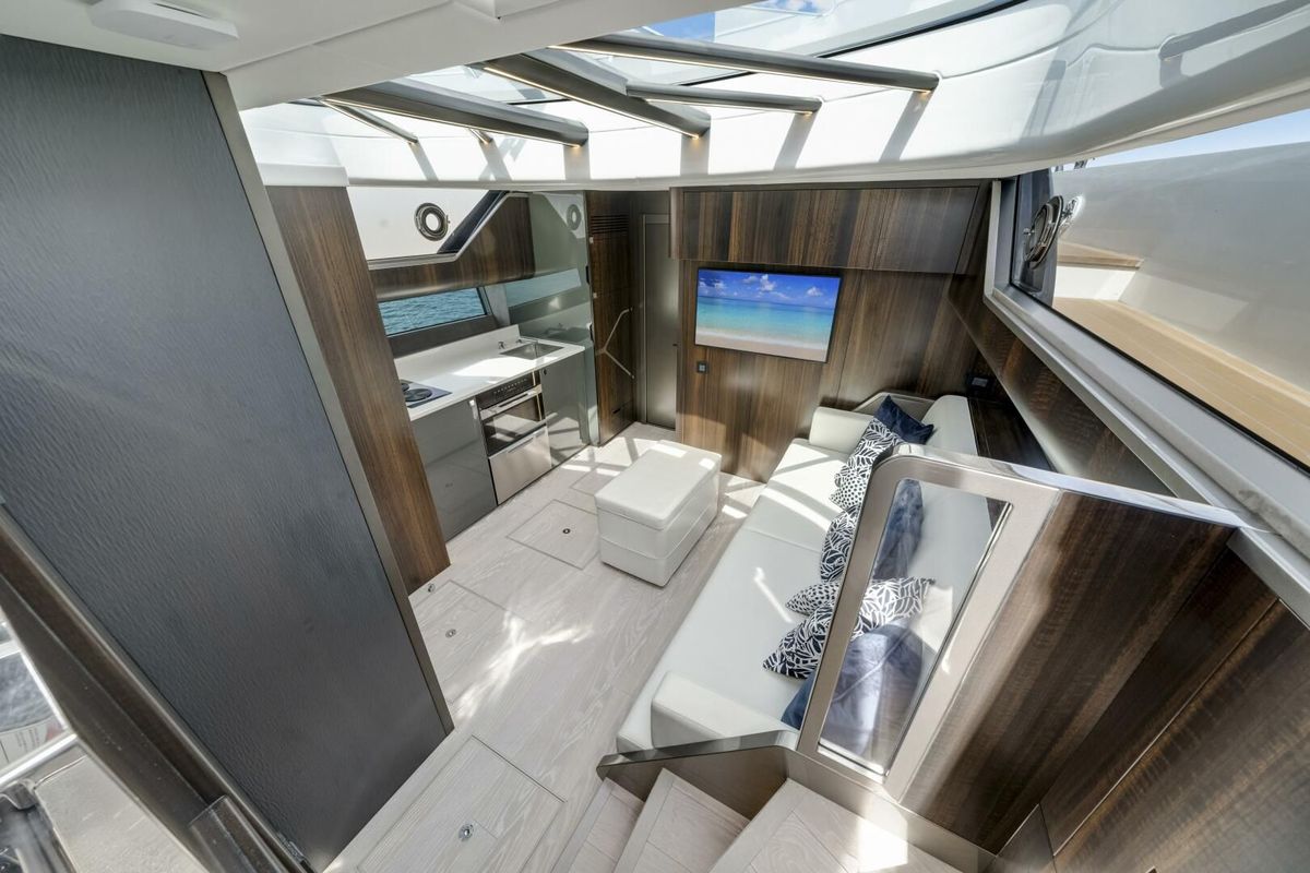 2024 Sunseeker 55 