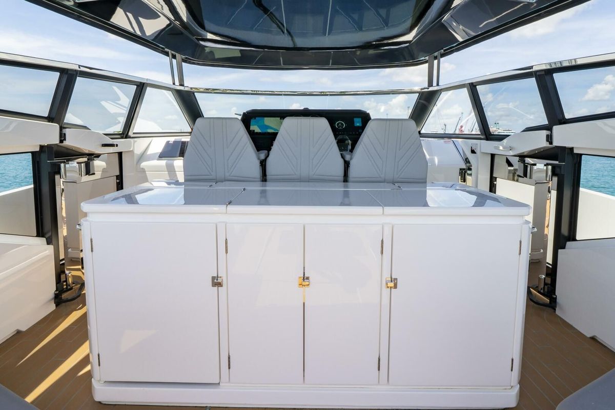 2024 Sunseeker 55 