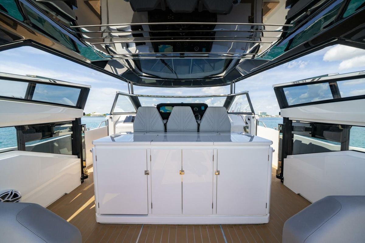 2024 Sunseeker 55 