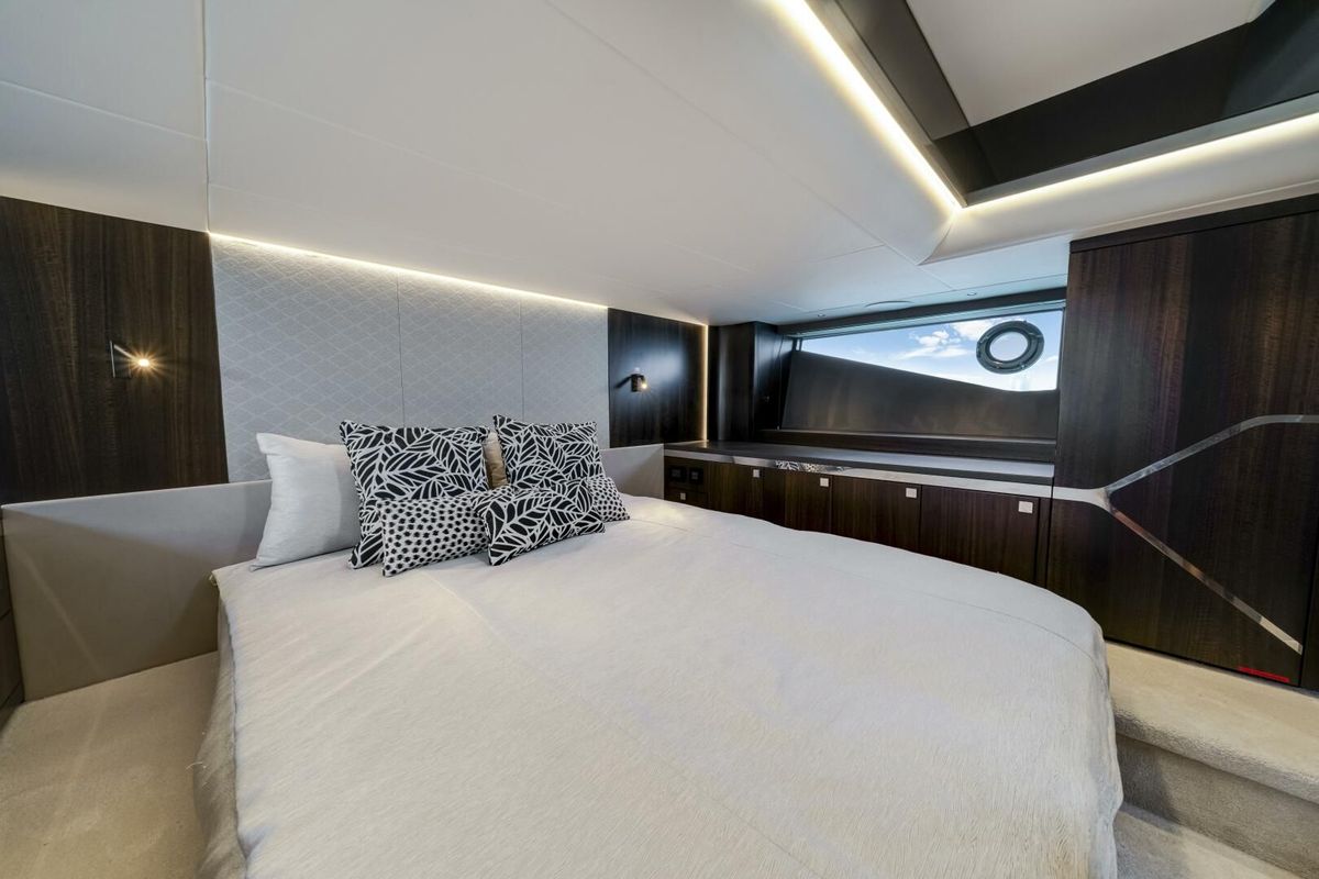 2024 Sunseeker 55 