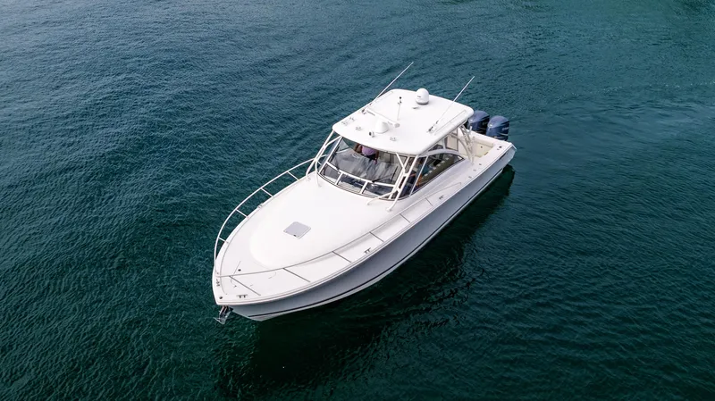 Knot Half Bad Yacht Photos Pics 2017 Jupiter 41 - Exterior profile on the water