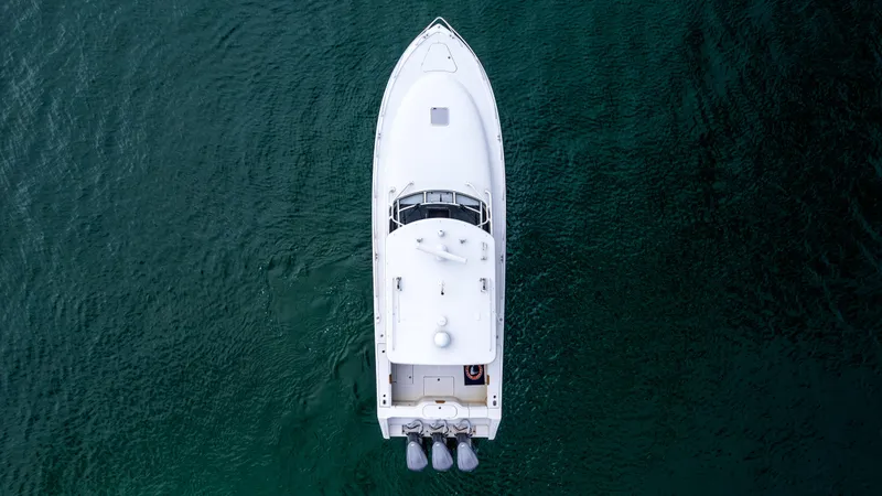 Knot Half Bad Yacht Photos Pics 2017 Jupiter 41 - Exterior profile on the water