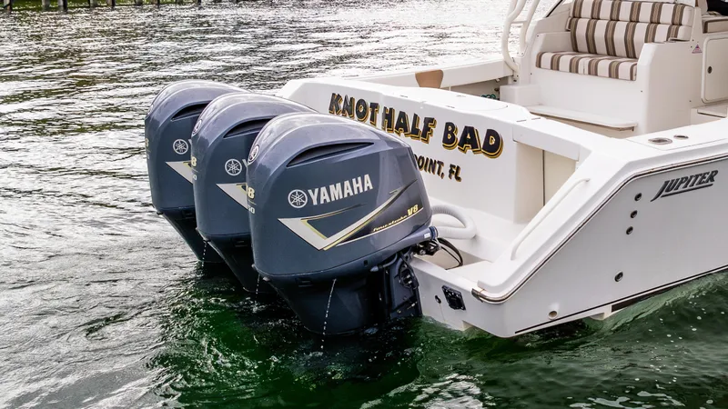 Knot Half Bad Yacht Photos Pics 2017 Jupiter 41 - Engines