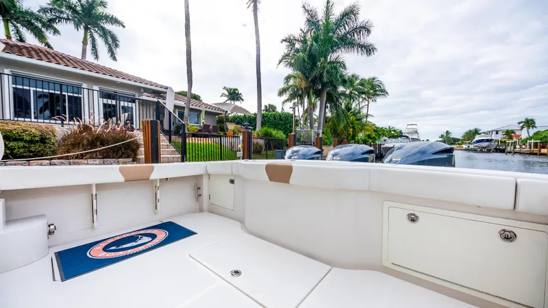 Knot Half Bad Yacht Photos Pics 2017 Jupiter 41 - Aft