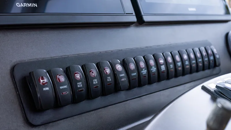 Knot Half Bad Yacht Photos Pics 2017 Jupiter 41 - Switches