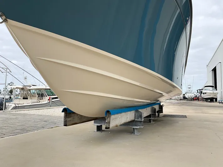  Yacht Photos Pics 2020 Grady-White Freedom 325 boat on a dock.