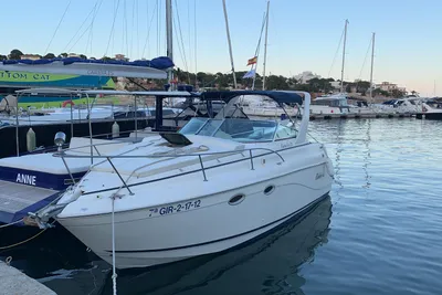 2000 Rinker 270 Fiesta Vee Express Cruiser