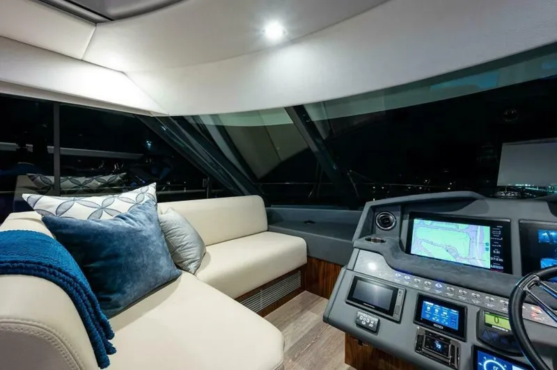 Greyhound Yacht Photos Pics 2020 Riviera 5400 Sport Yacht - Image 43