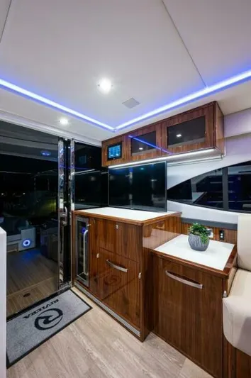 Greyhound Yacht Photos Pics 2020 Riviera 5400 Sport Yacht - Image 31