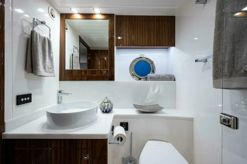 Greyhound Yacht Photos Pics 2020 Riviera 5400 Sport Yacht - Image 67