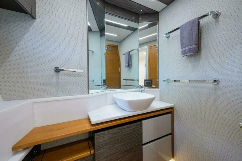 Jena Yacht Photos Pics 2019 Tiara Yachts 49 Coupe - Image 71