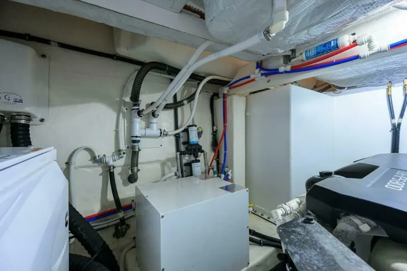 Jena Yacht Photos Pics 2019 Tiara Yachts 49 Coupe - Image 95