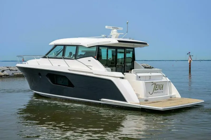 Jena Yacht Photos Pics 2019 Tiara Yachts 49 Coupe - Image 6