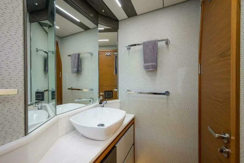 Jena Yacht Photos Pics 2019 Tiara Yachts 49 Coupe - Image 73