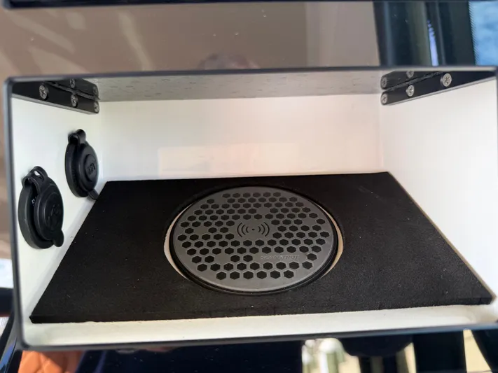  Yacht Photos Pics Charger in Saxdor 320 GTO boat, model 2025.