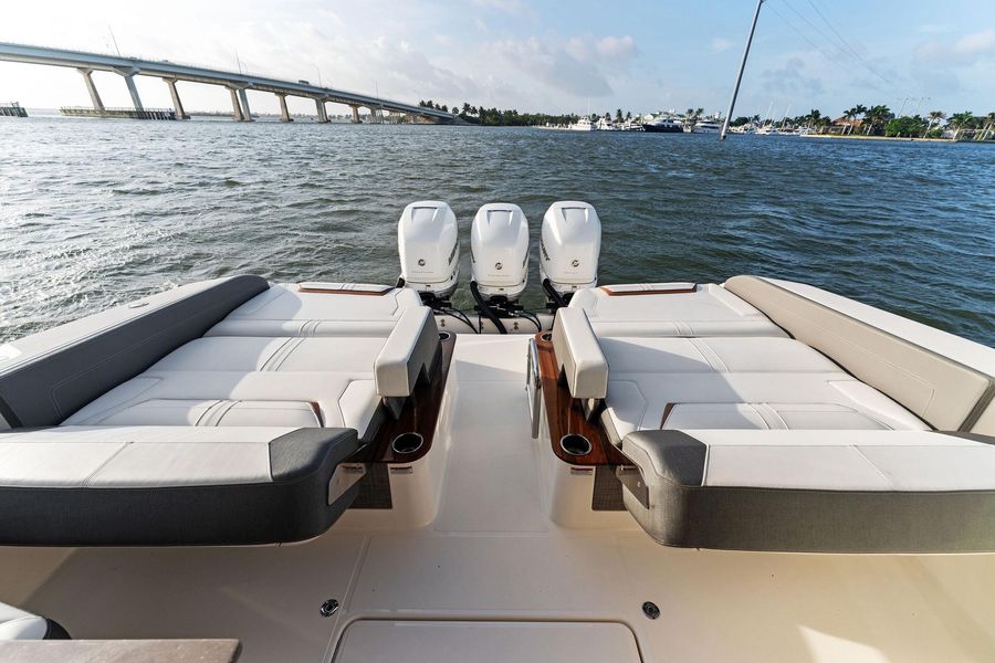 2021 Tiara Yachts 38 LX