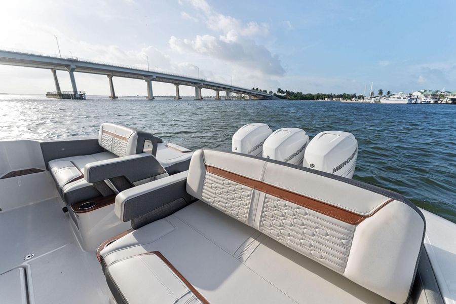 2021 Tiara Yachts 38 LX