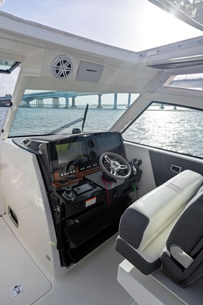 2021 Tiara Yachts 38 LX