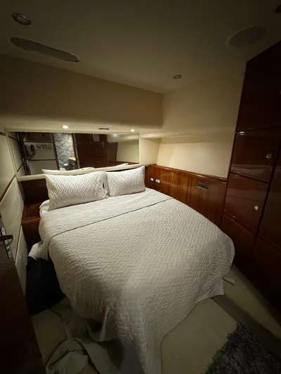 Spill Yacht Photos Pics Luxurious bedroom interior of a 2007 Bertram 510 Convertible yacht.