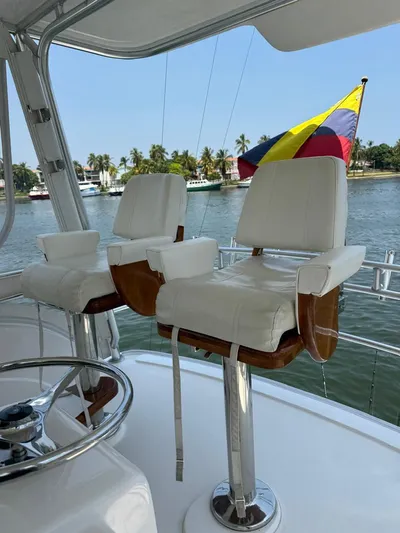 Spill Yacht Photos Pics Luxury helm seats on a 2007 Bertram 510 Convertible yacht.