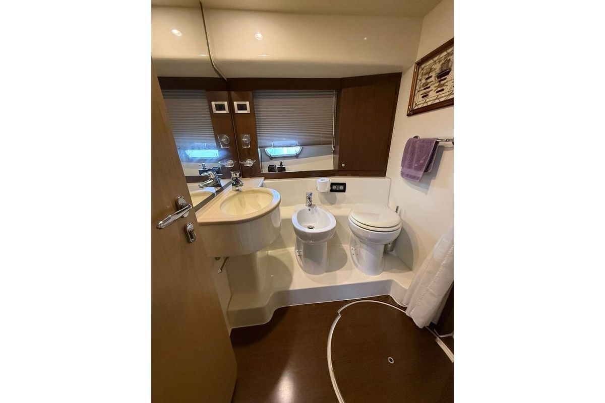 2007 Ferretti Yachts 50 