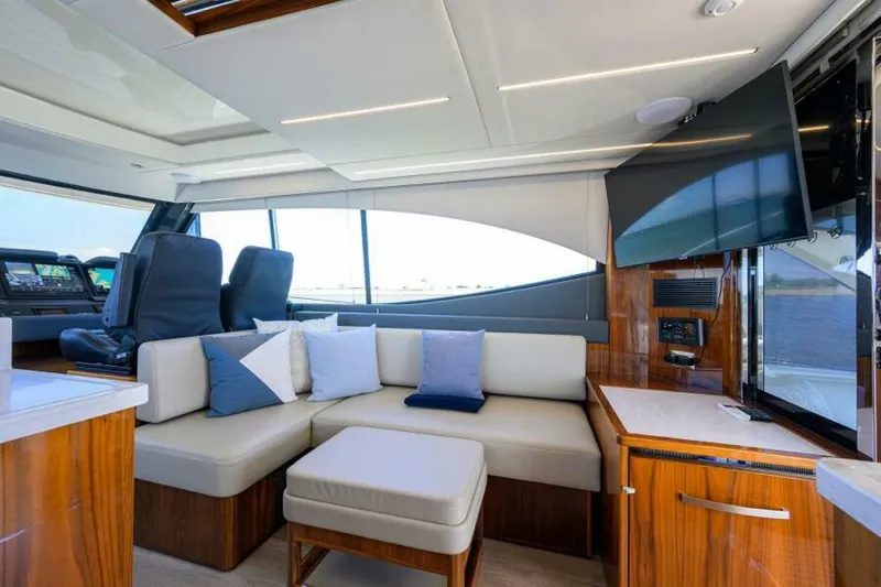 Command At Sea Yacht Photos Pics 2022 Riviera 505 Suv - Image 41