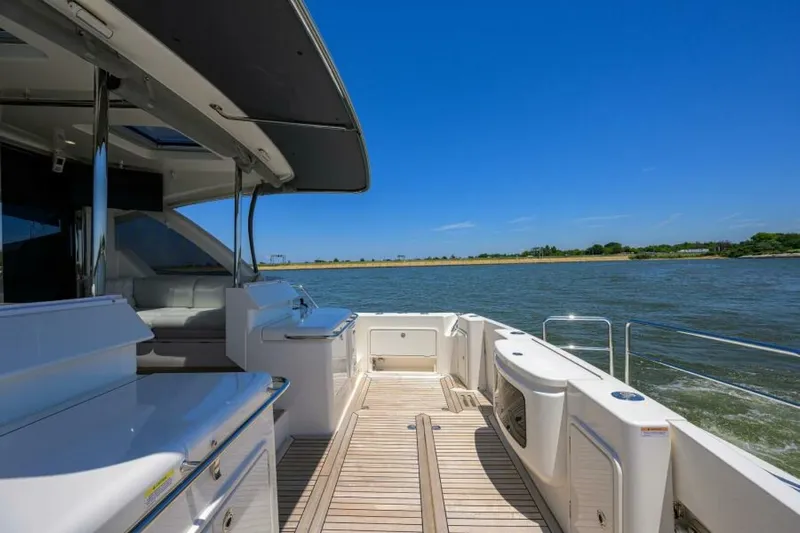 Command At Sea Yacht Photos Pics 2022 Riviera 505 Suv - Image 26
