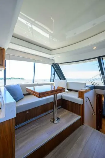 Command At Sea Yacht Photos Pics 2022 Riviera 505 Suv - Image 45