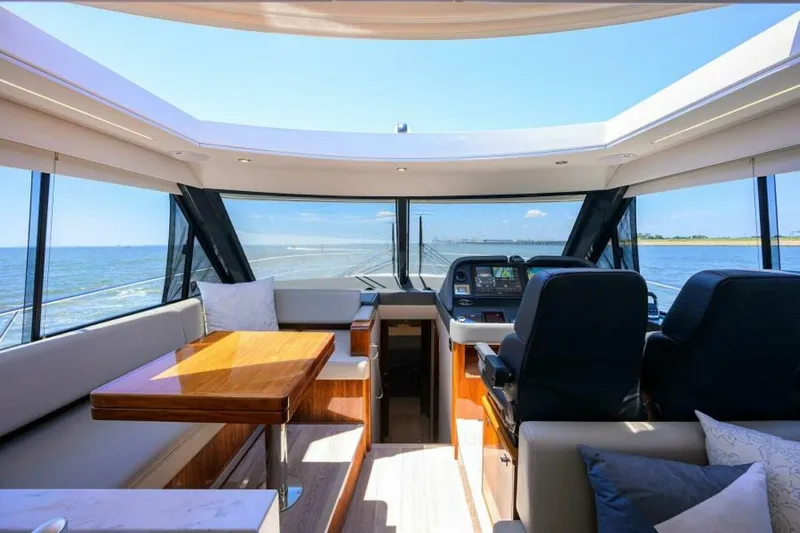 Command At Sea Yacht Photos Pics 2022 Riviera 505 Suv - Image 59