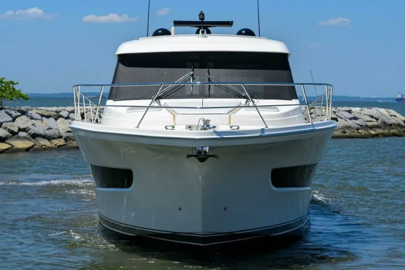 Command At Sea Yacht Photos Pics 2022 Riviera 505 Suv - Image 5