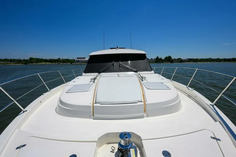 Command At Sea Yacht Photos Pics 2022 Riviera 505 Suv - Image 14