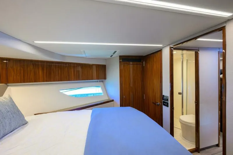 Command At Sea Yacht Photos Pics 2022 Riviera 505 Suv - Image 80