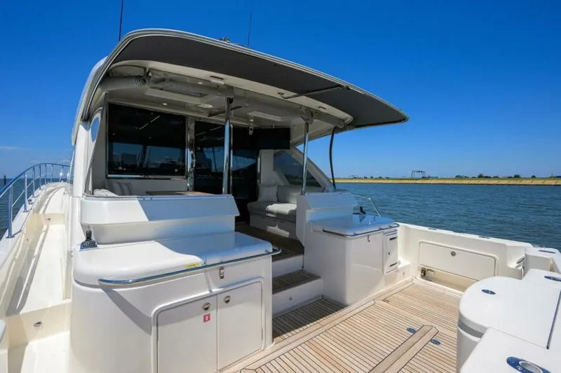 Command At Sea Yacht Photos Pics 2022 Riviera 505 Suv - Image 25