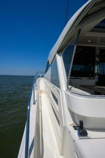 Command At Sea Yacht Photos Pics 2022 Riviera 505 Suv - Image 9