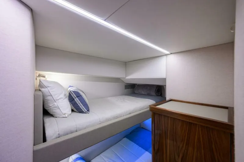 Command At Sea Yacht Photos Pics 2022 Riviera 505 Suv - Image 86