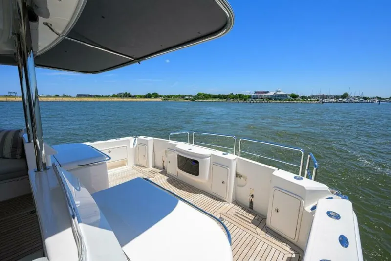 Command At Sea Yacht Photos Pics 2022 Riviera 505 Suv - Image 27