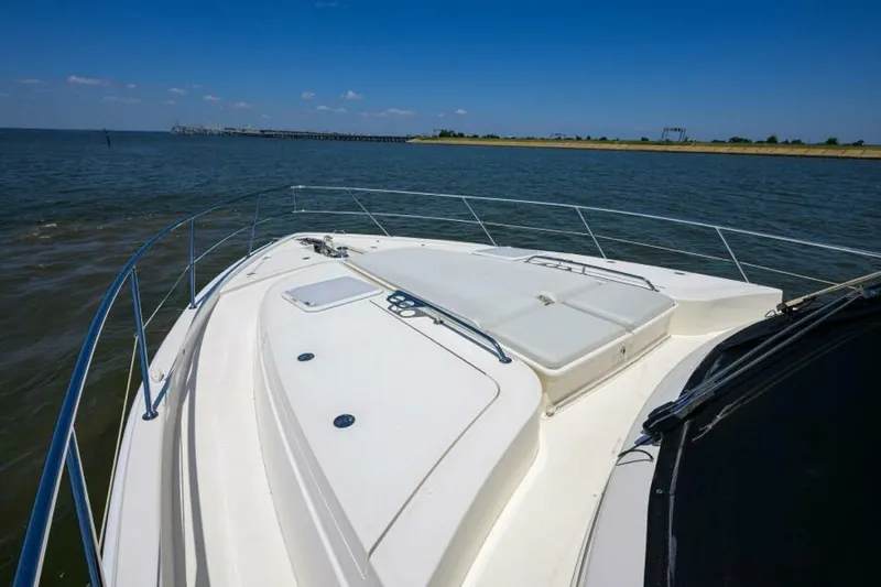 Command At Sea Yacht Photos Pics 2022 Riviera 505 Suv - Image 11