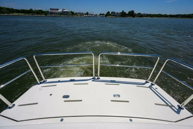 Command At Sea Yacht Photos Pics 2022 Riviera 505 Suv - Image 21