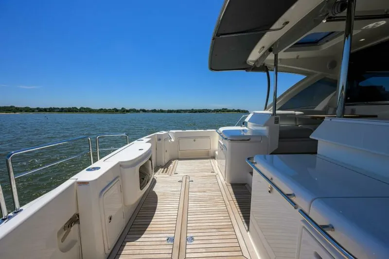 Command At Sea Yacht Photos Pics 2022 Riviera 505 Suv - Image 23