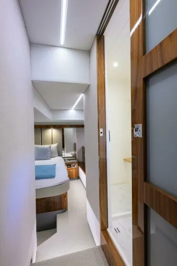 Command At Sea Yacht Photos Pics 2022 Riviera 505 Suv - Image 63