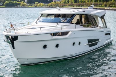 Yacht