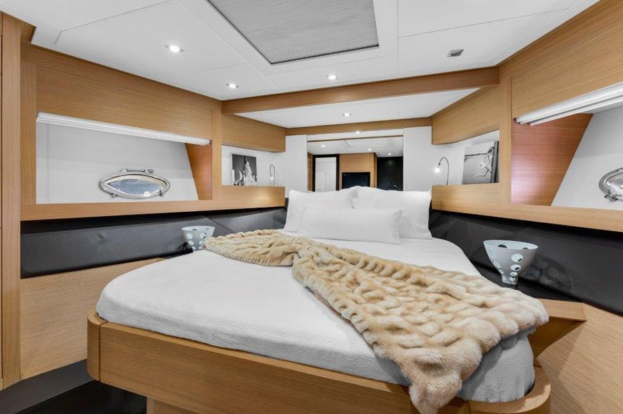 2011 Pershing 64 MOTOR YACHT