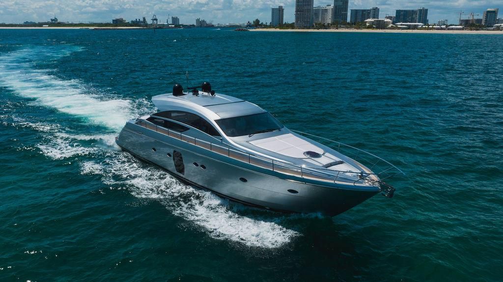 2011 Pershing 64 