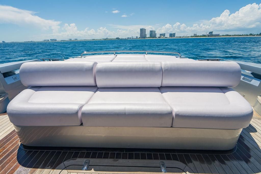 2011 Pershing 64 