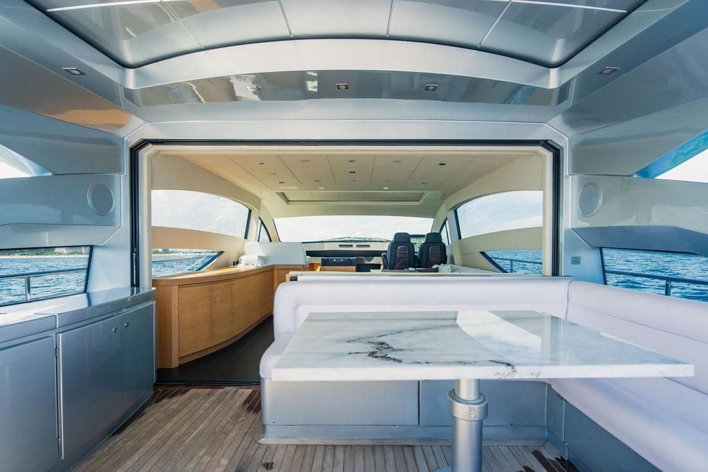 2011 Pershing 64 