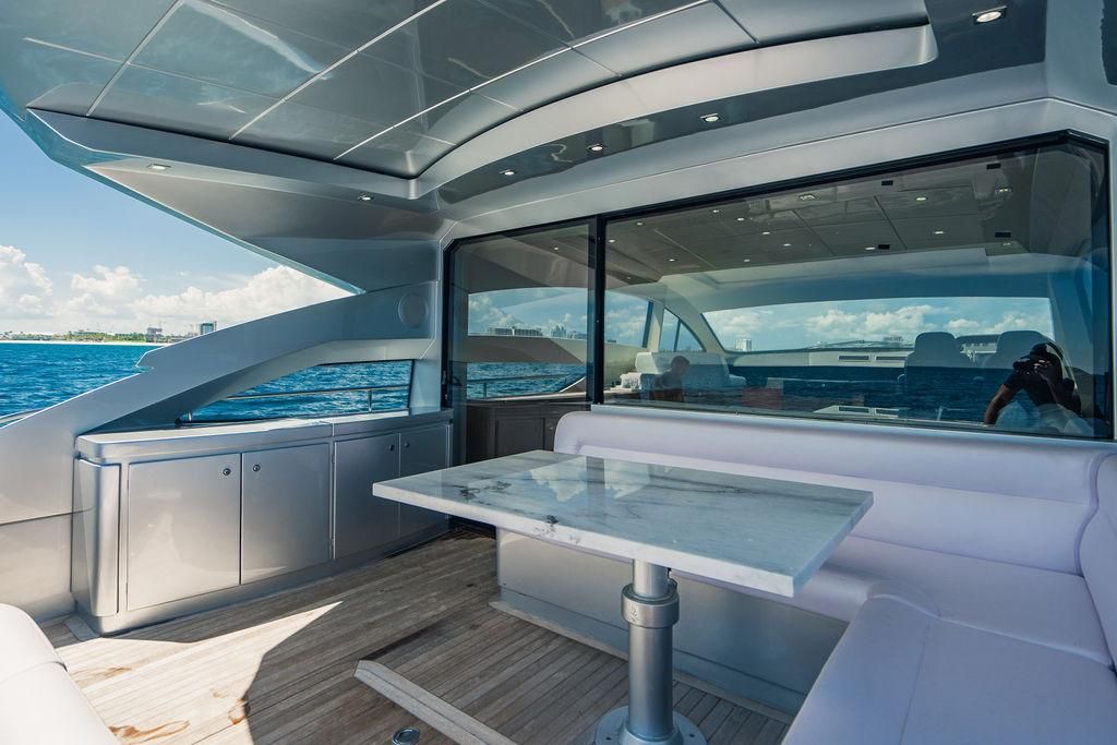 2011 Pershing 64 
