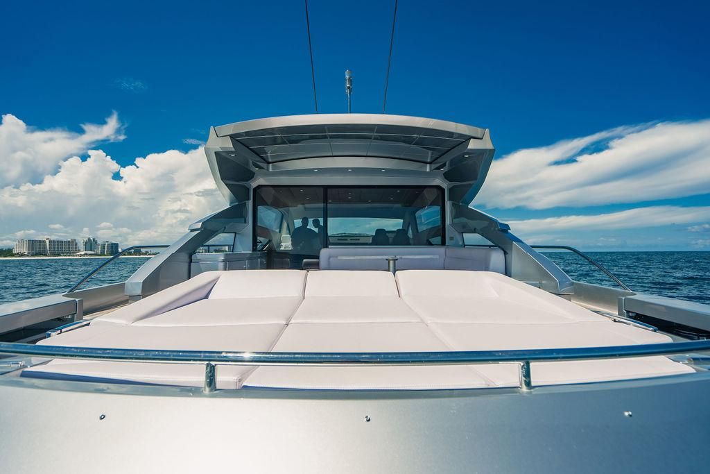 2011 Pershing 64 